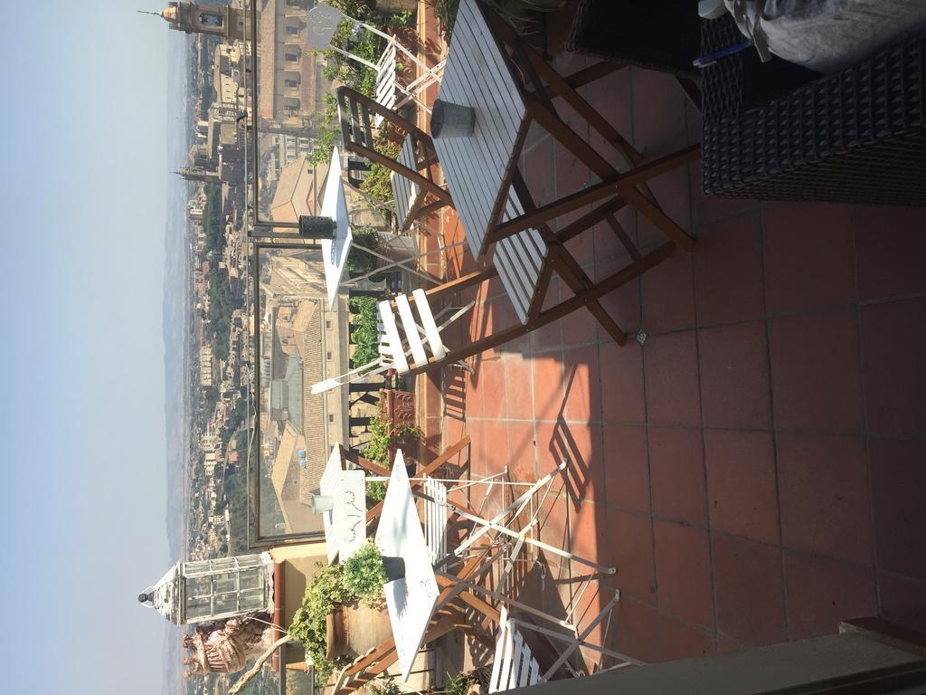 Casa Tipica Siciliana Patronale Home Bedandbreakfast Tremetrisoprailcielo Camere Con Vista, Colazione Interna In Terrazzo Panoramico กัลตาจีโรเน ภายนอก รูปภาพ