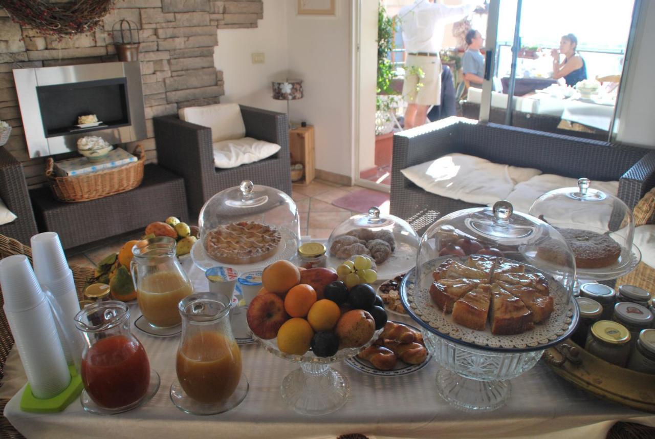 Casa Tipica Siciliana Patronale Home Bedandbreakfast Tremetrisoprailcielo Camere Con Vista, Colazione Interna In Terrazzo Panoramico กัลตาจีโรเน ภายนอก รูปภาพ